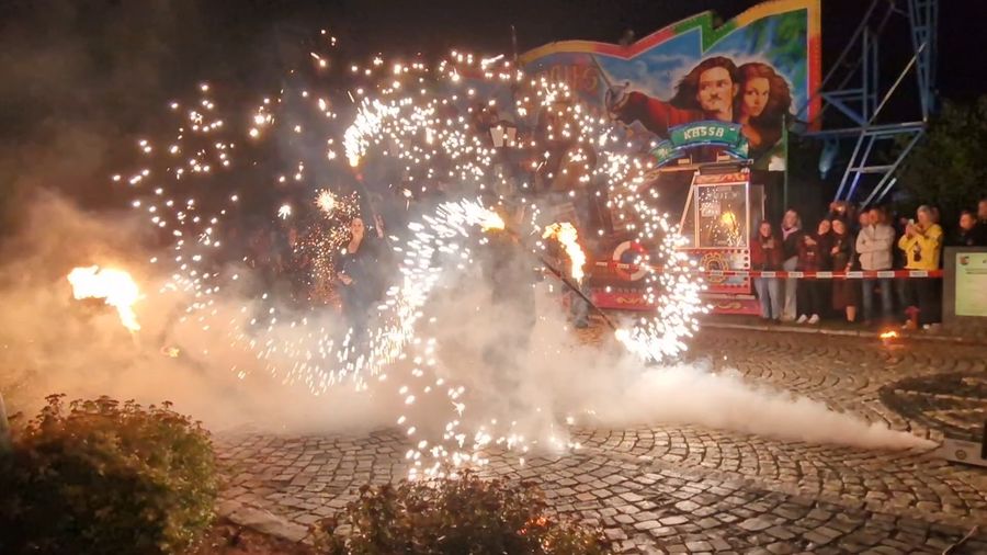 Ohnivá - pyrotechnická skupina STREET SHOW Znojmo  — fotka 6