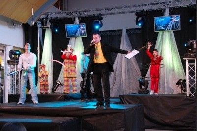 Moderní žonglérská show — fotka 2