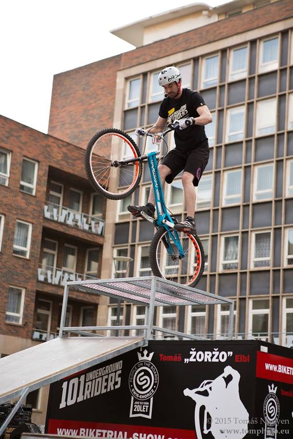 Biketrial show - rozšířený set překážek — fotka 7