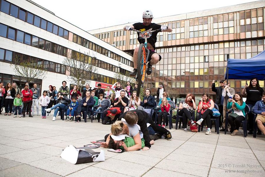 Biketrial show - základní set překážek — fotka 5