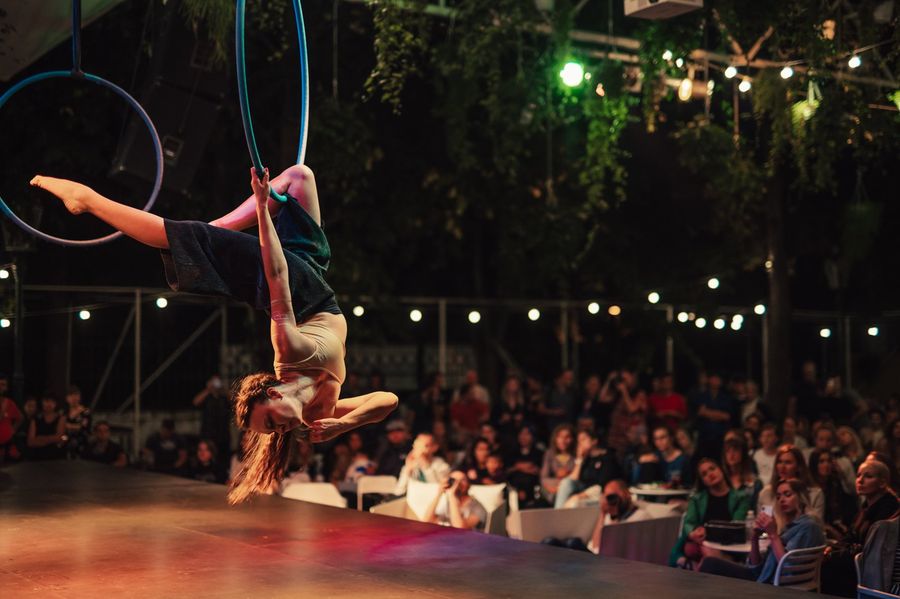 Aerial hoop show — fotka 3