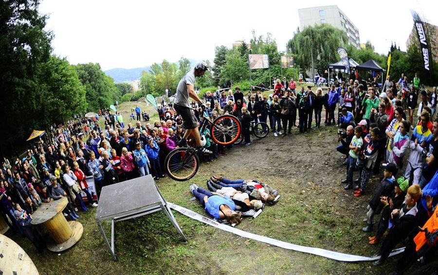 Biketrial show - základní set překážek — fotka 8