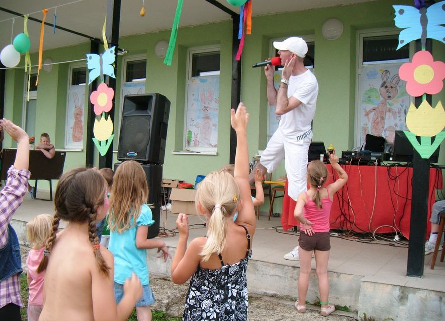 Dětská Diskotéka s Vlastou Vébrem