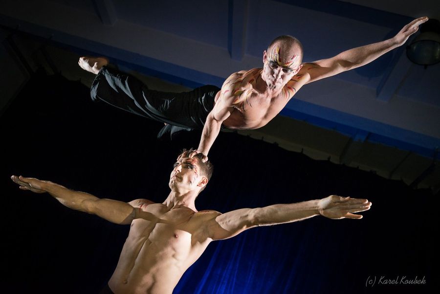 Pyroterra Acrobatic show — fotka 2