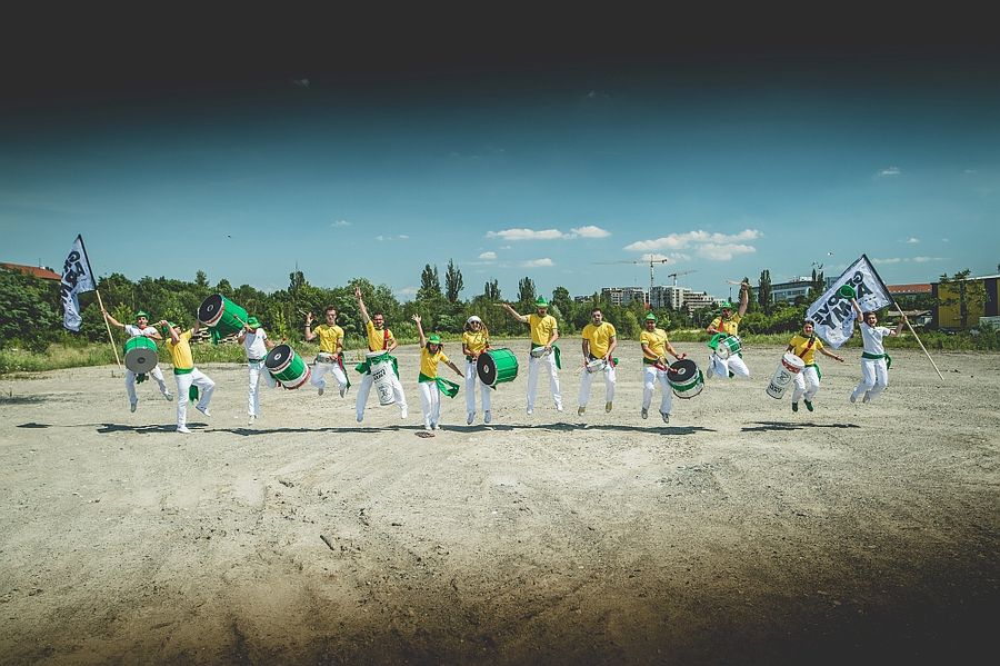 Bubenická show Groove Army a firemní bubnování — fotka 2
