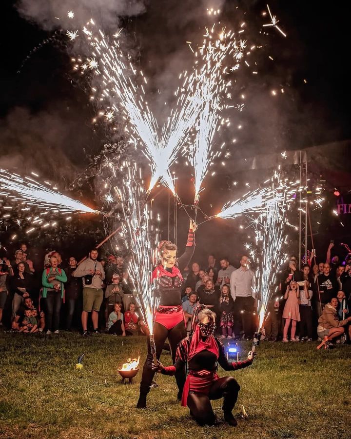 Magická ohnivá show na dětské akce — fotka 4