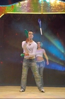 Moderní žonglérská show — fotka 5