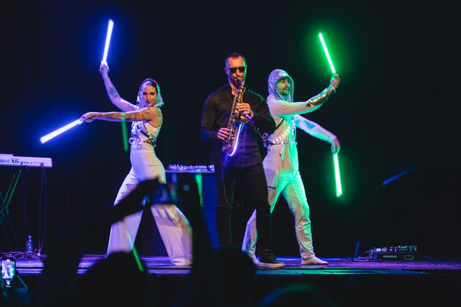 LED saxofonová show — fotka 4