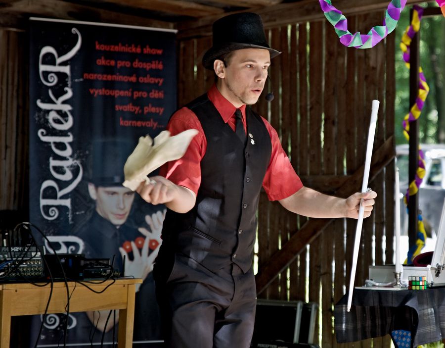 Profesionální kouzelnické vystoupení // Magic Show of RadekR — fotka 1