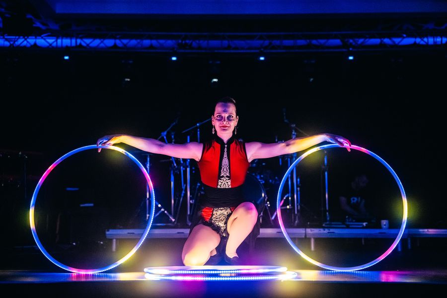 Hula Hoop světelná show s Vaším logem — fotka 1