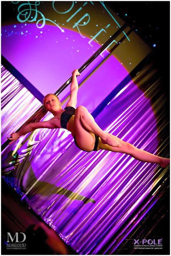 Pole dance vystoupení — fotka 8