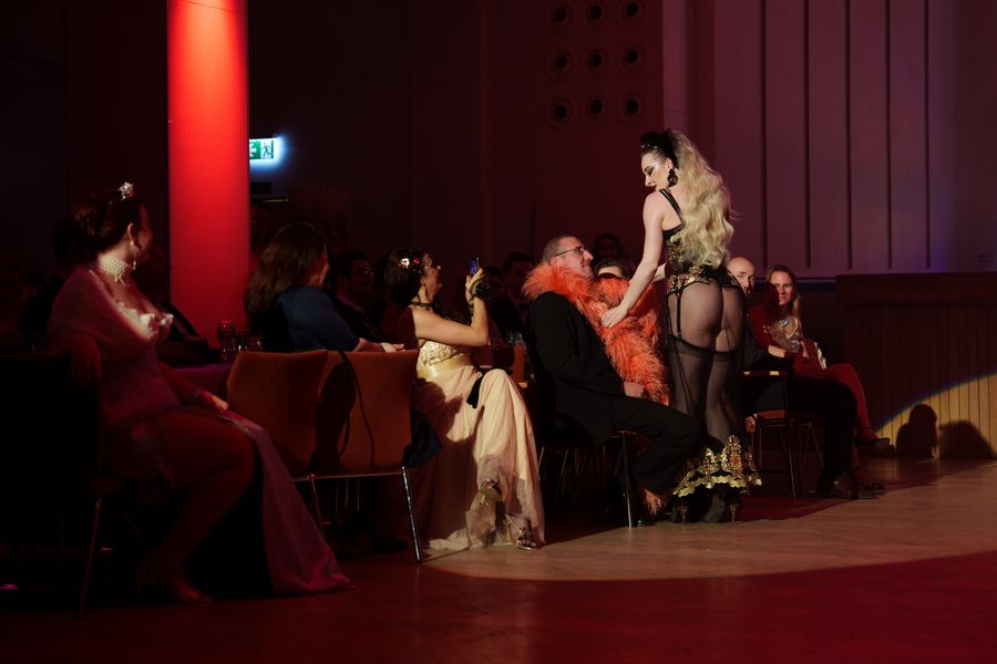 Classic Burlesque | Klasická burleska — fotka 1
