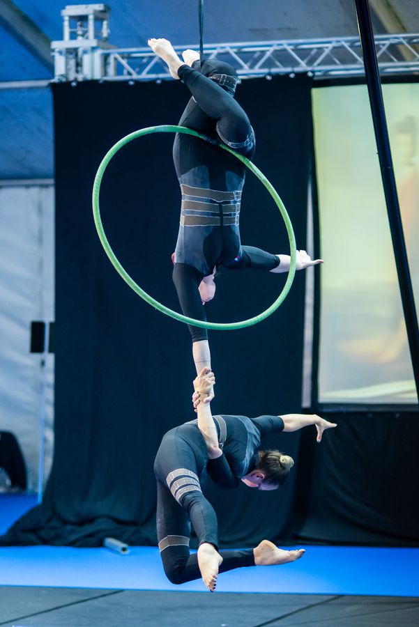 Aerial hoop doubles — fotka 2