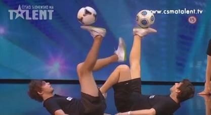 Freestyle fotbal - FOOTBALL WITHOUT LIMITS — fotka 4
