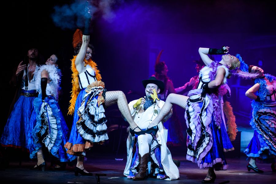 Kankánová show Limonádový Joe — fotka 2