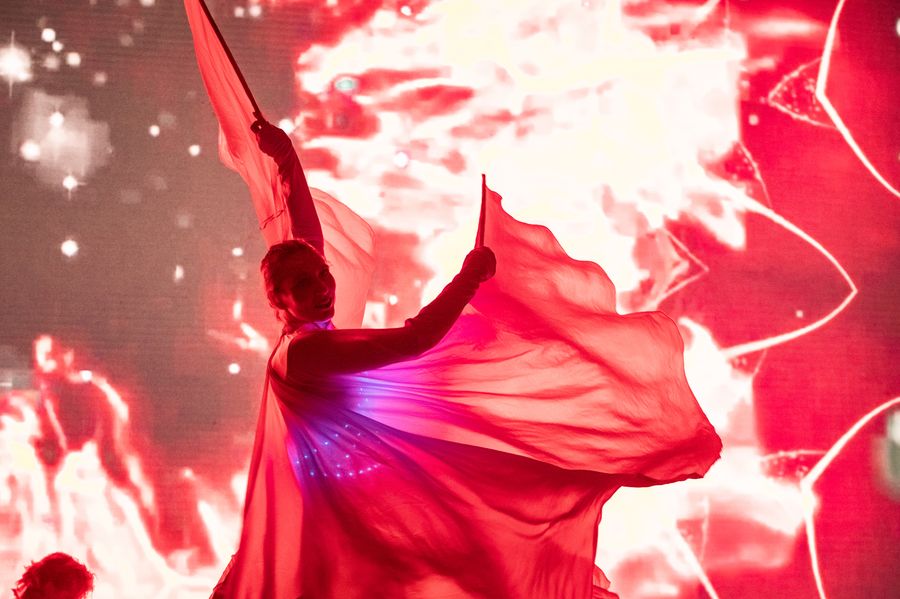 ALIATRIX  Světelná show s akrobacií — fotka 6