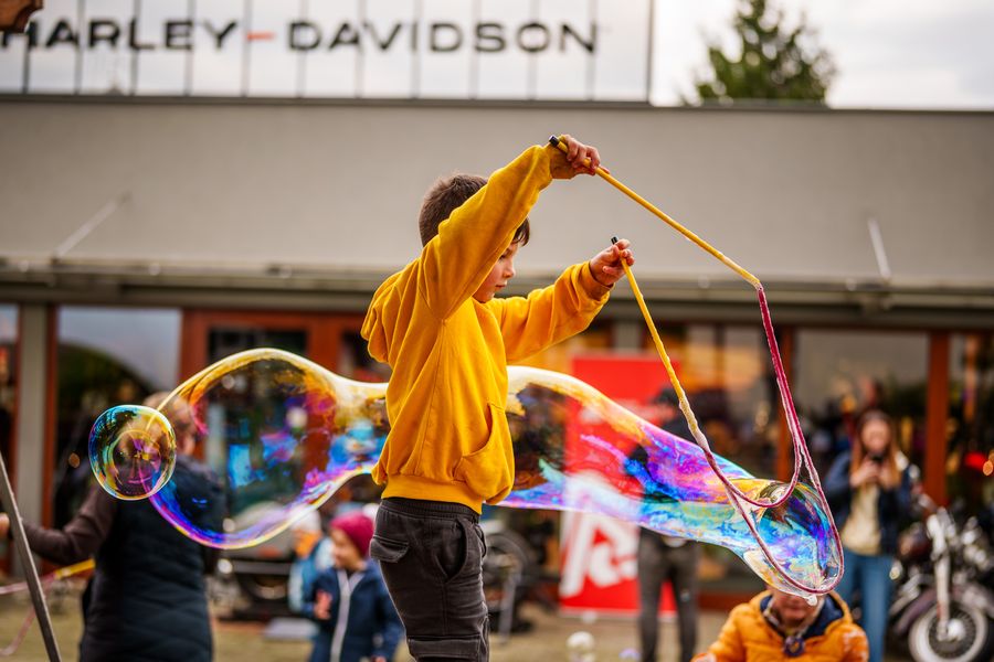 Bublinová dílna – Bubble Workshop s obřími bublinami — fotka 2