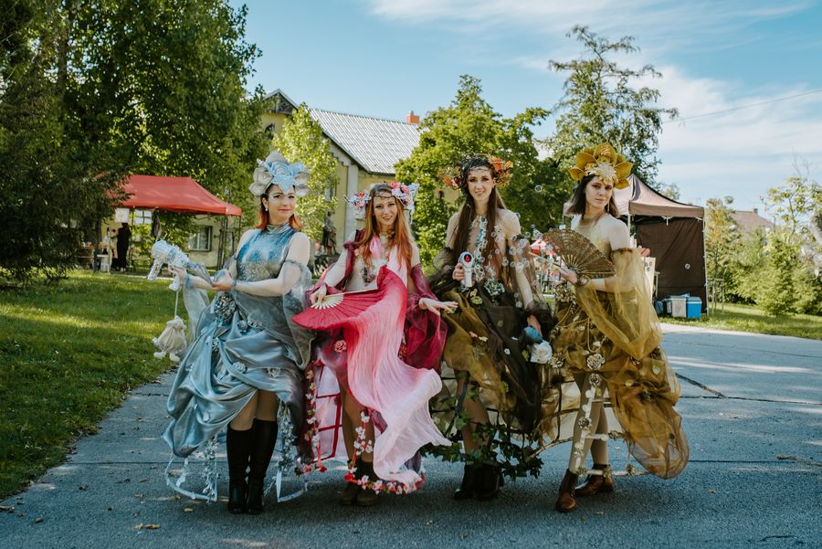 Walking Acts- Květinové víly — fotka 2