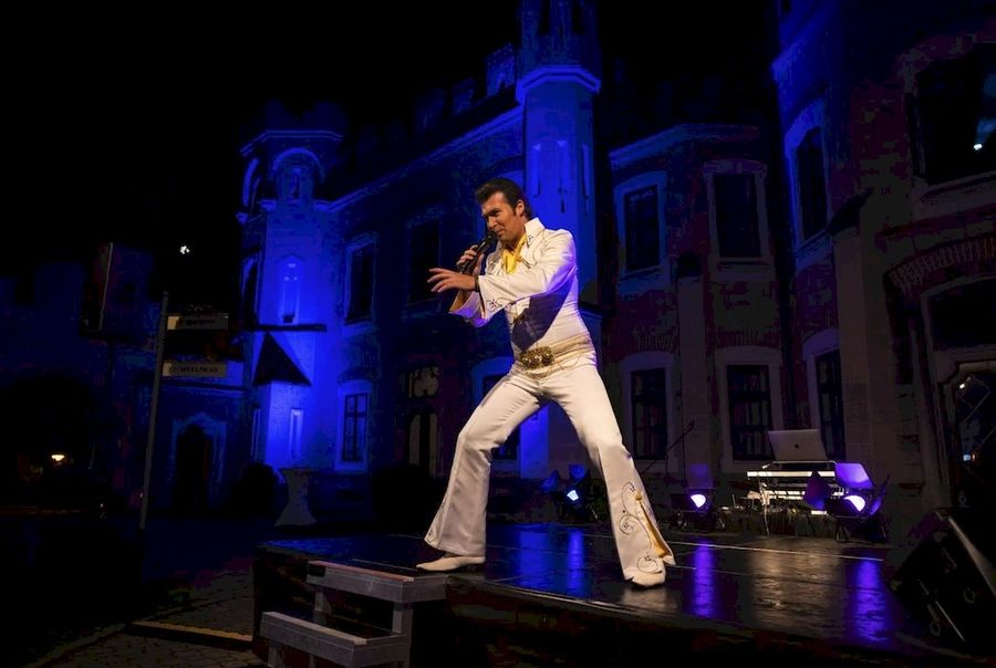 Elvis show