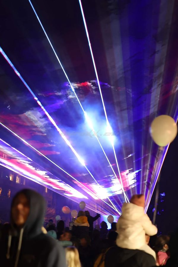 Laserová show / lasershow / laser mapping / Grafická show — fotka 2