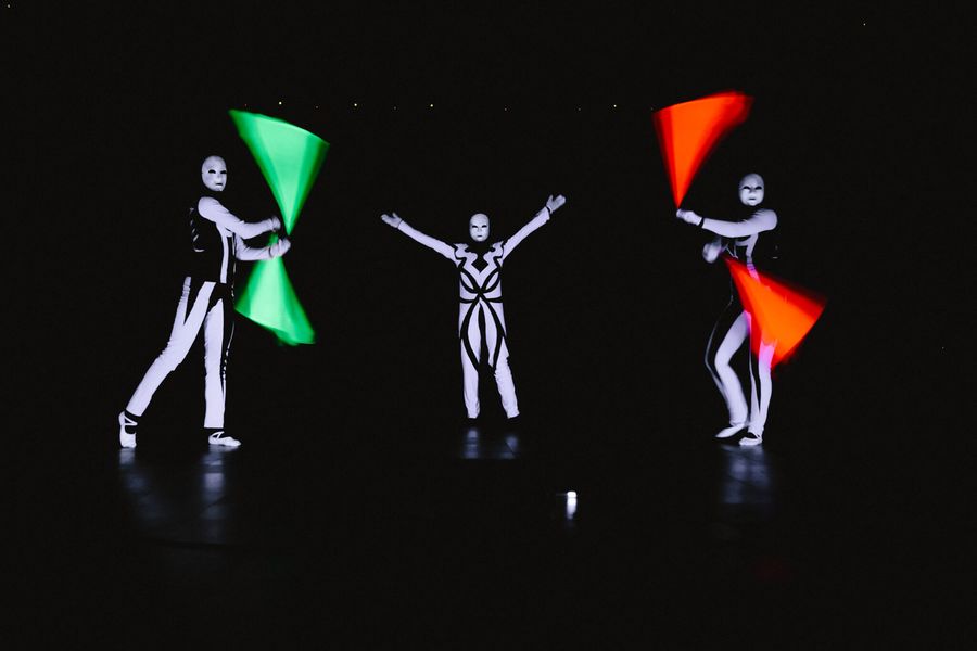ILUSIAS | UV LIGHT SHOW - Blue Illusion — fotka 6