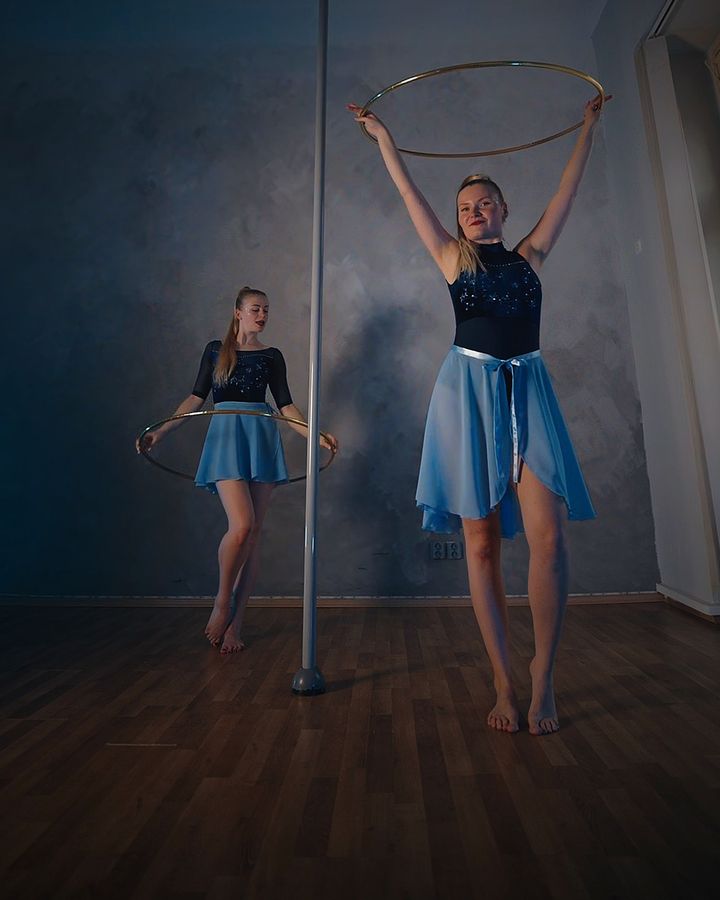 Hula Hoop & Pole dance show — fotka 3