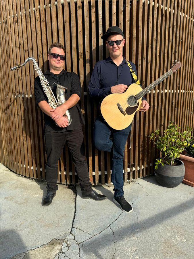 Ibby and Matt - duo - kytara, zpěv, sax — fotka 2