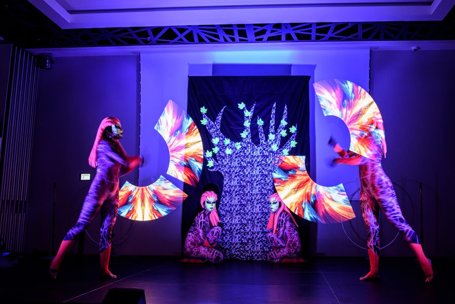 ILUSIAS | LIGHT SHOW - Colour Party