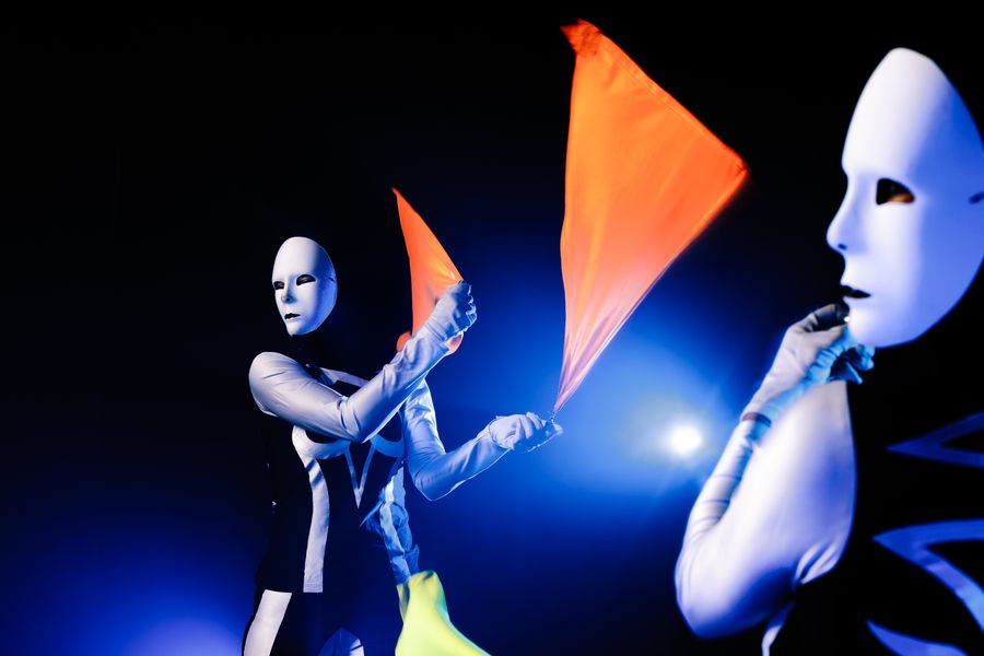 ILUSIAS | UV LIGHT SHOW - Blue Illusion — fotka 3