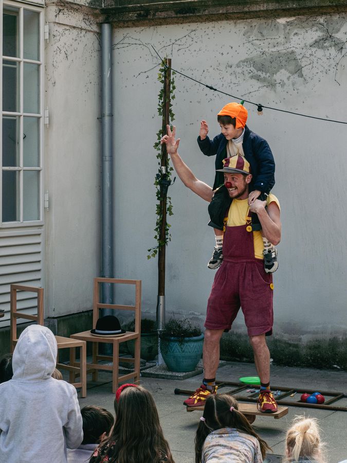 Klaun Bailo - Akrobaticko humorná show pro všechny generace — fotka 3