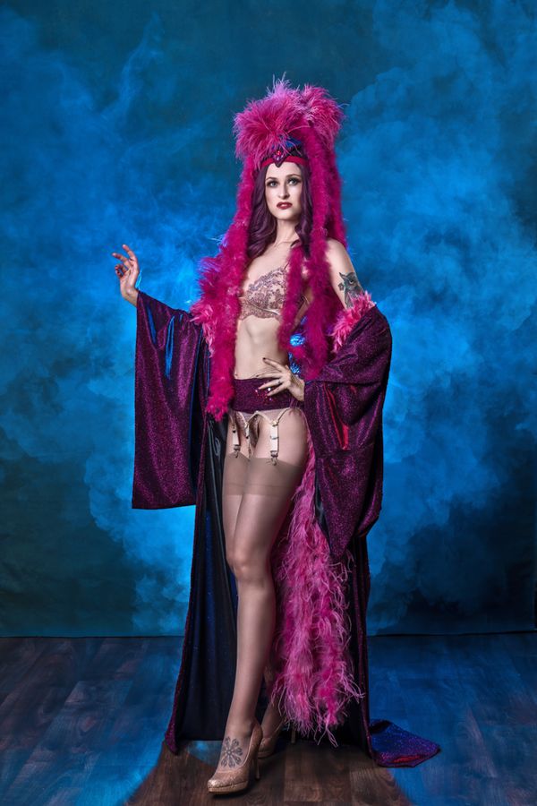 Burlesque Show Yassmine de Mortifere — fotka 8