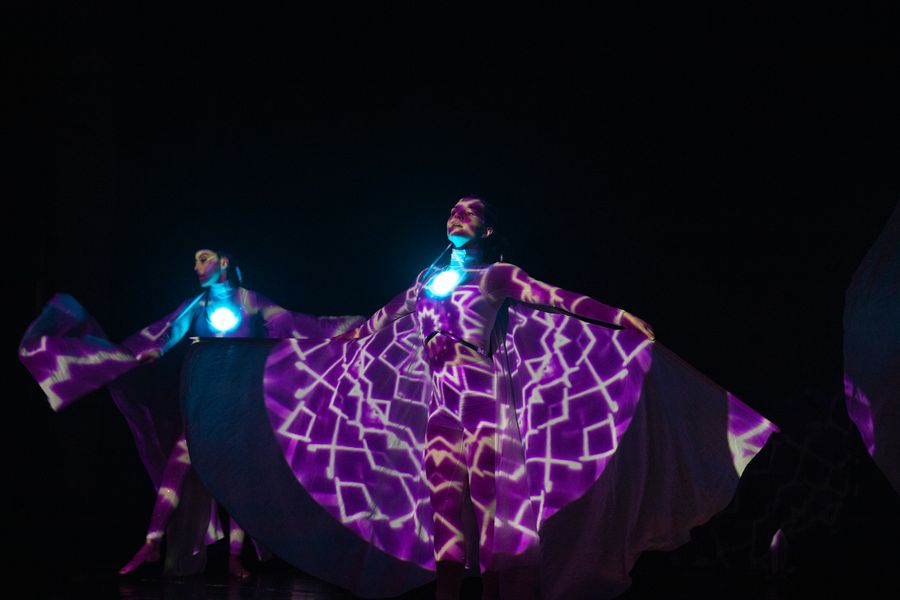 ALIATRIX  Světelná show s akrobacií — fotka 4