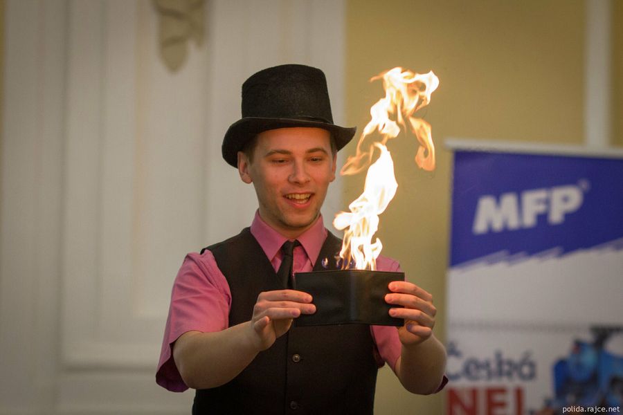 Profesionální kouzelnické vystoupení // Magic Show of RadekR — fotka 5