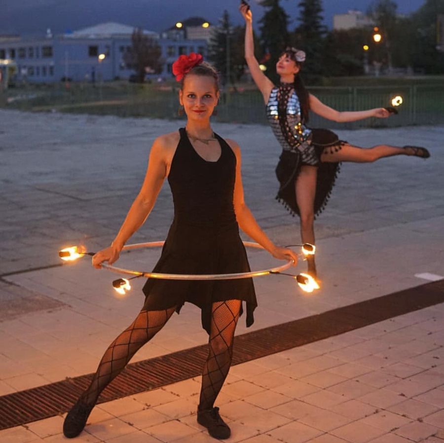 Hula hoop ohnivá show — fotka 4