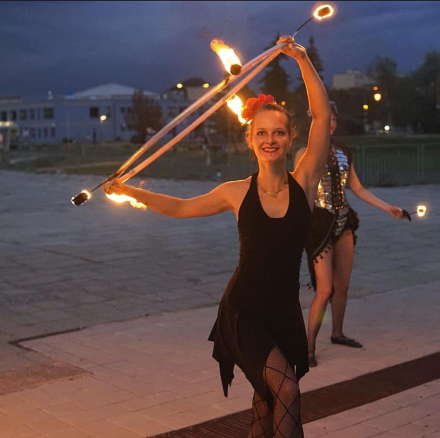 Hula hoop ohnivá show — fotka 5