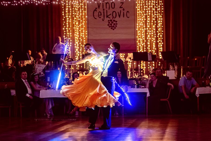 ALIATRIX |  Plesová světelná show — fotka 4