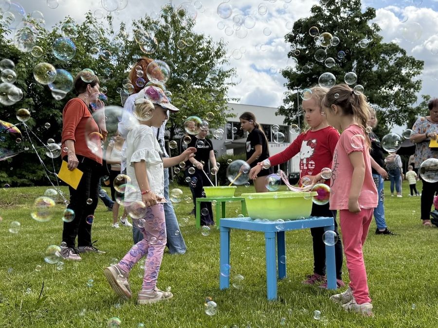Bublinová dílna – Bubble Workshop s obřími bublinami — fotka 6