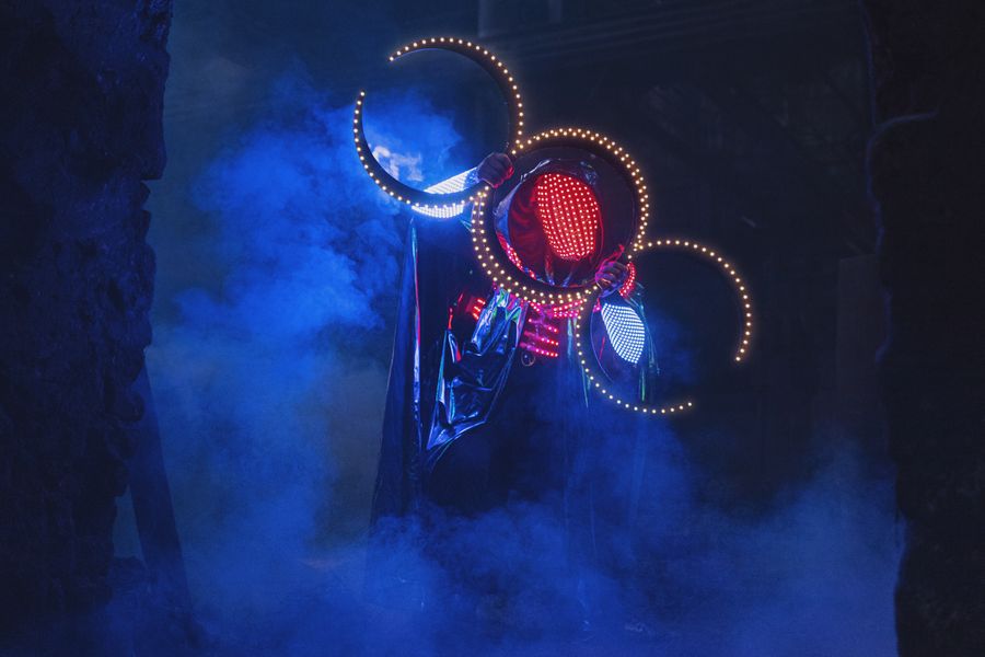 Světelná show s LED kostýmy — fotka 4