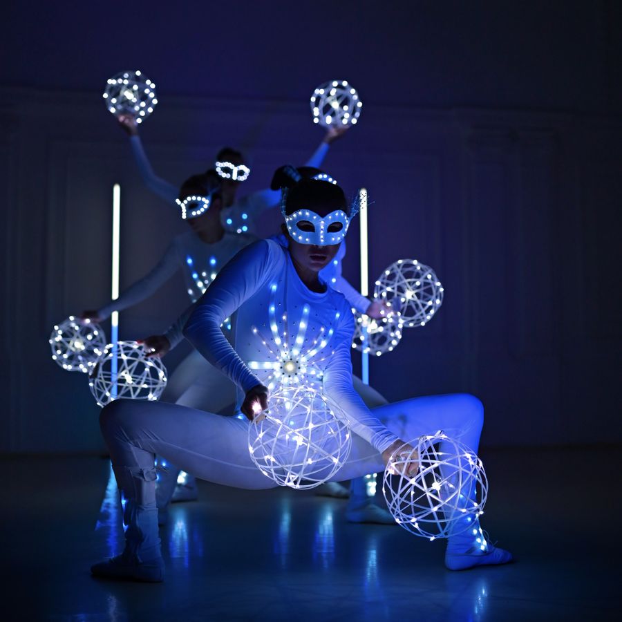 LED gymnastická show „Dynamic Crystals“