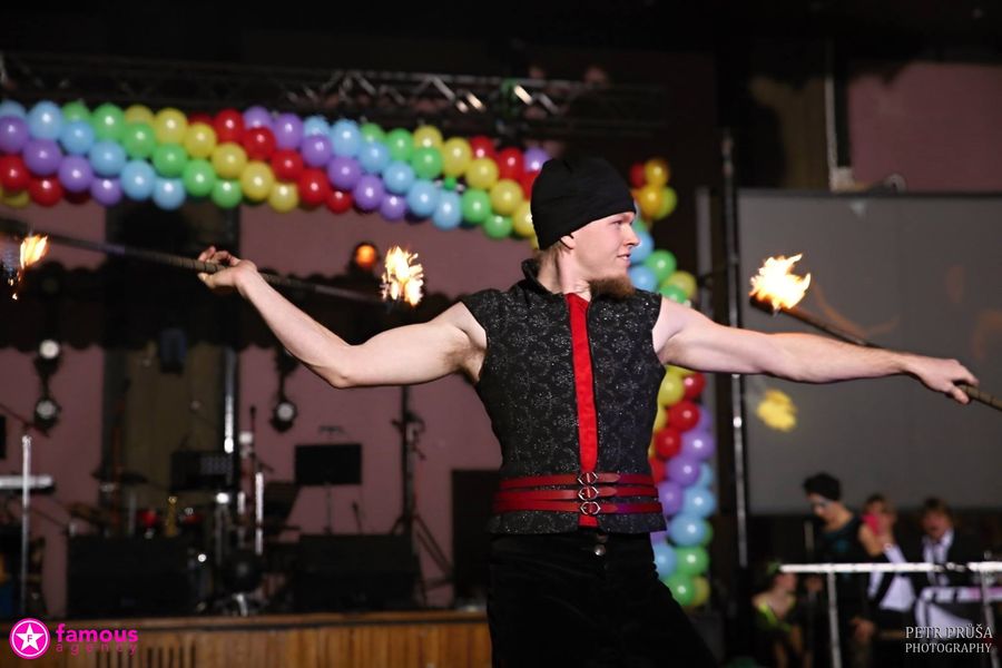 Hypnotica Indoor Fireshow — fotka 2