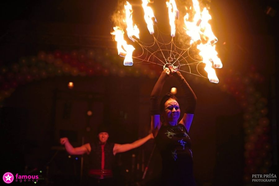 Hypnotica Indoor Fireshow — fotka 5