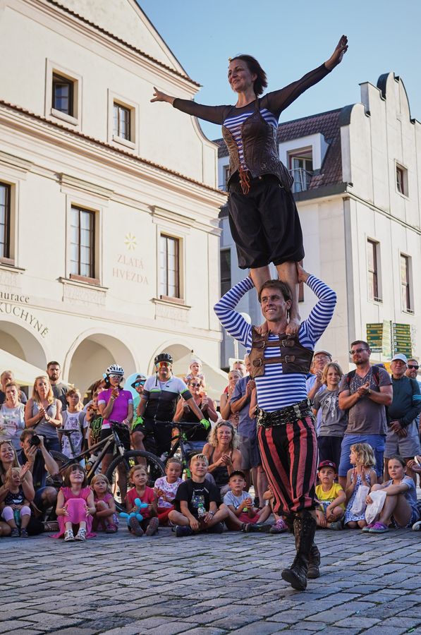 Kejklířská romance — fotka 1