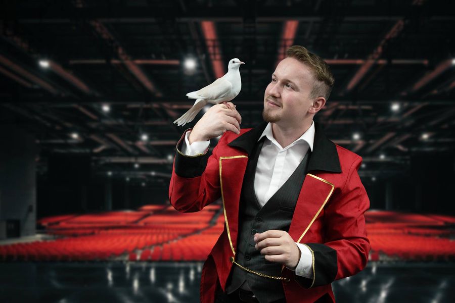 Kouzelník pro děti Jakub Bílek – show se živými zvířátky a balónky