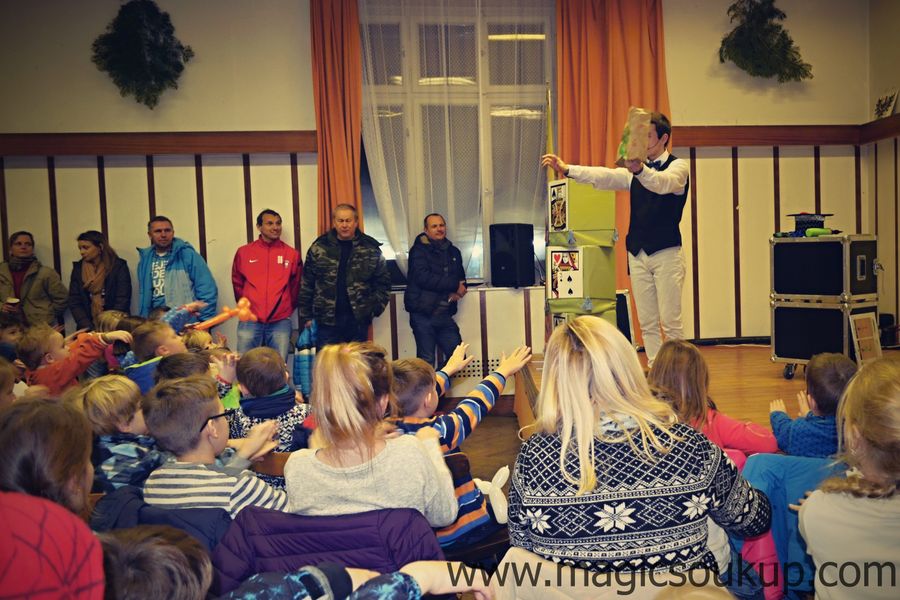 Den dětí s kouzelníkem Ondřejem — fotka 3