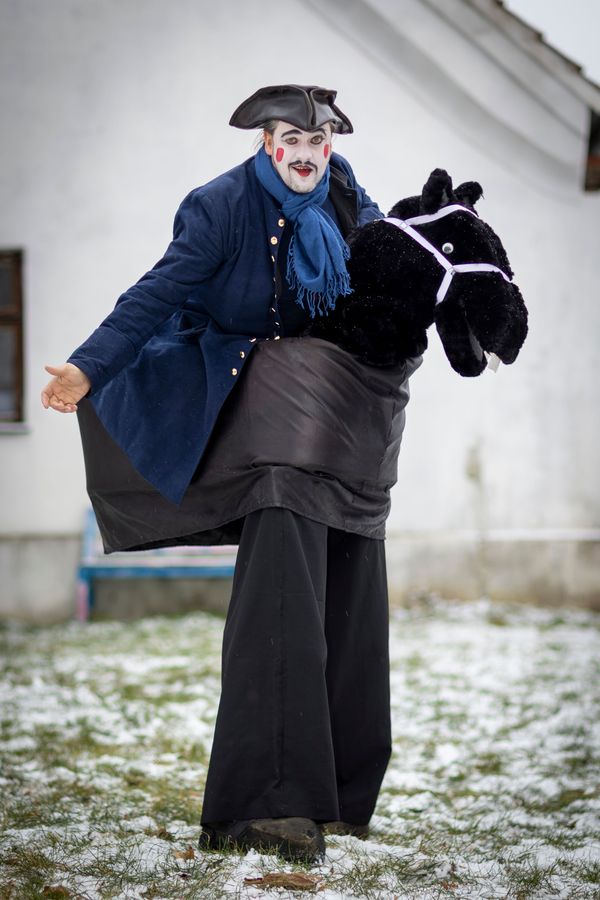 Masopustní maškary na chůdách — fotka 5