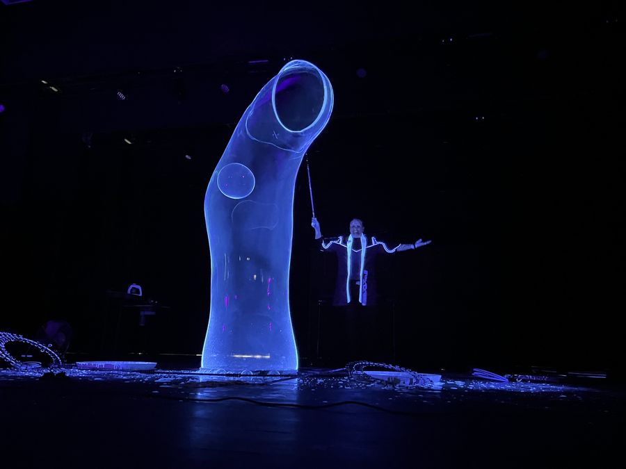 Světelná bublinová show - UV Bubble Show — fotka 1