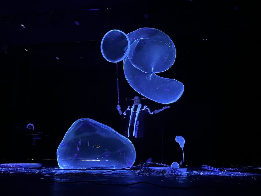 Světelná bublinová show - UV Bubble Show — fotka 4