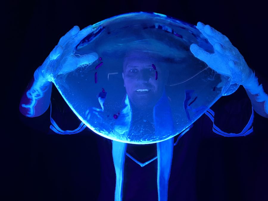Světelná bublinová show - UV Bubble Show — fotka 2