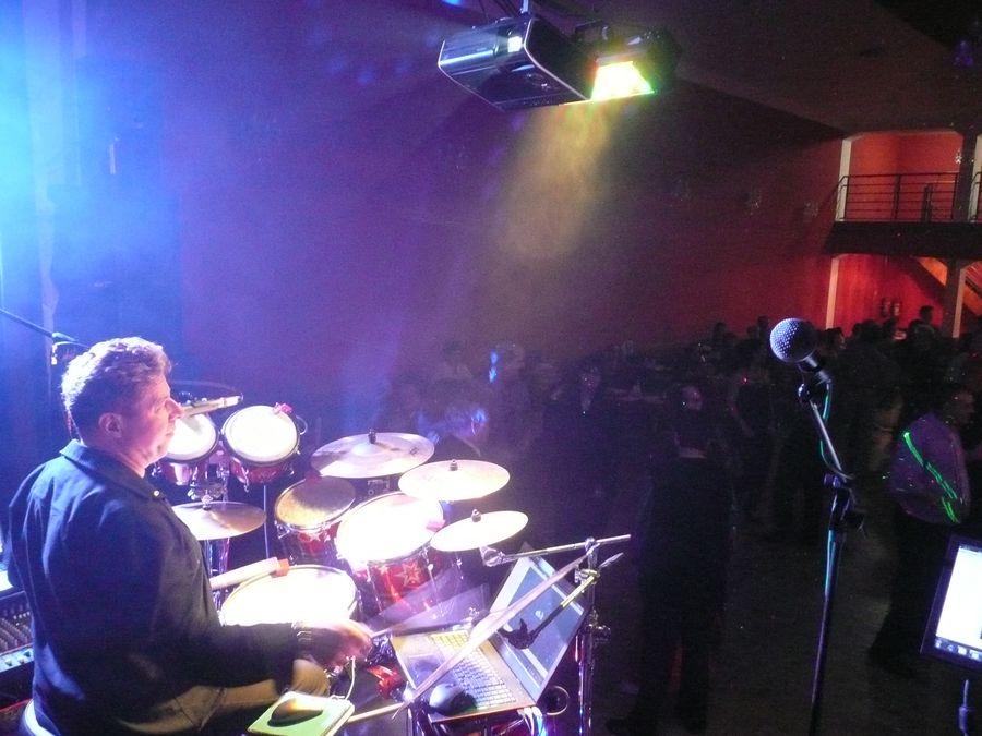 Sympaťáci - živá hudba, videodiskotéka, karaoke a laser show — fotka 3
