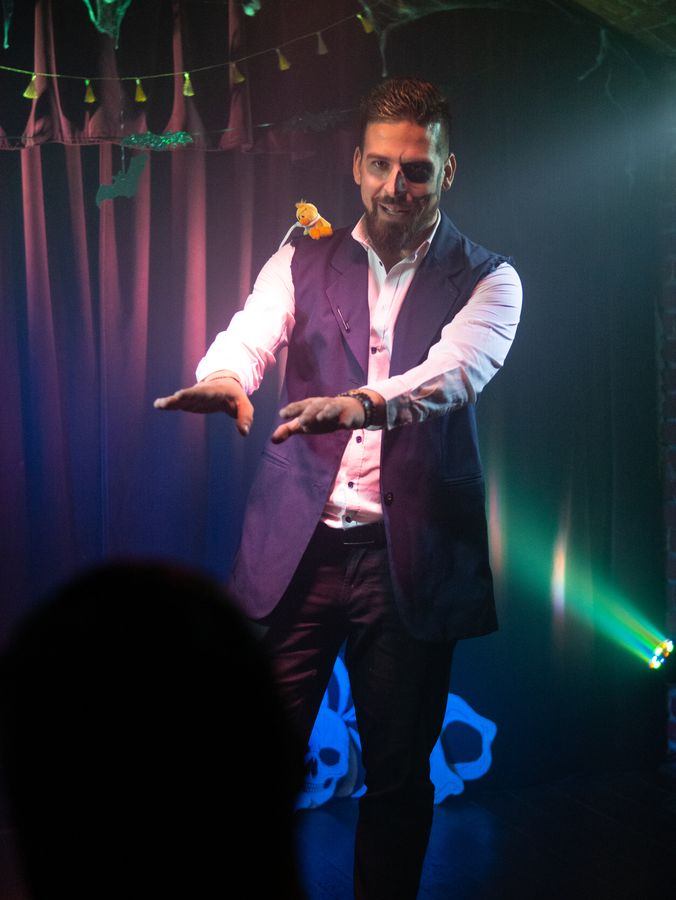 Kouzelnická show IN-VOKACE  od Just Jamese